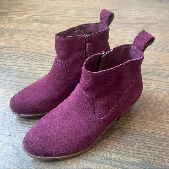 Vionic Vera Suede Ankle Boot - Picture 3 of 14